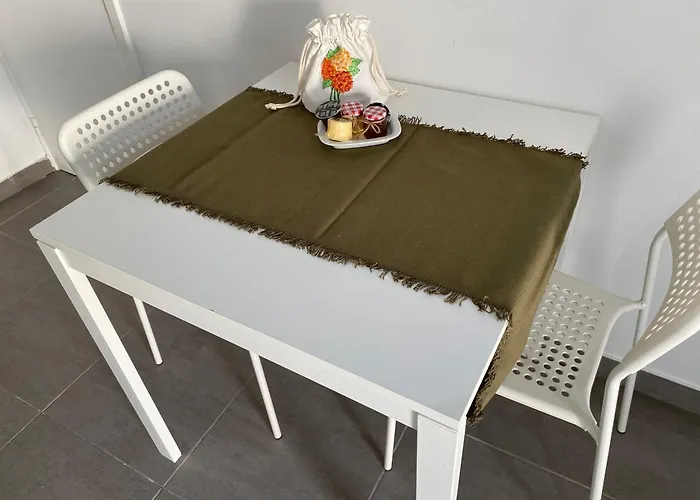 Simples E Simpático Horta (Azores)